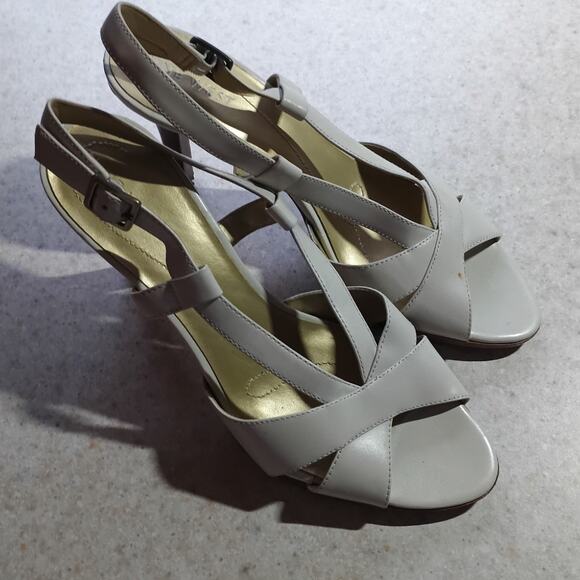 Nine West Bellonao Leather Slingback Heels Sz 10.5 Neutral Minimalist Classic - Picture 1 of 8